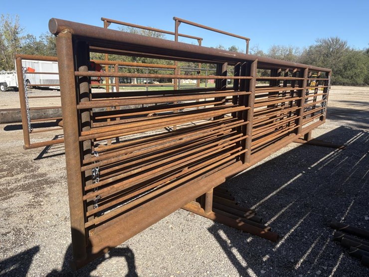 #40-•-freestanding-panels-24'-w/-12'-gate-image-3