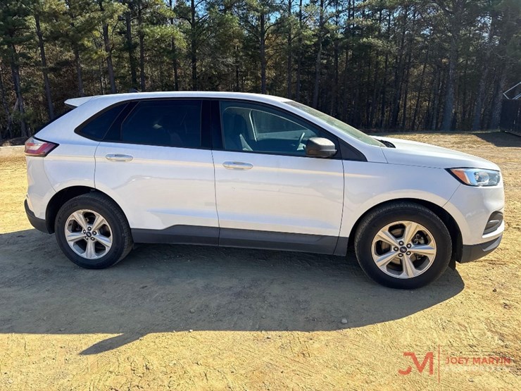 2020-ford-edge-se-image-2