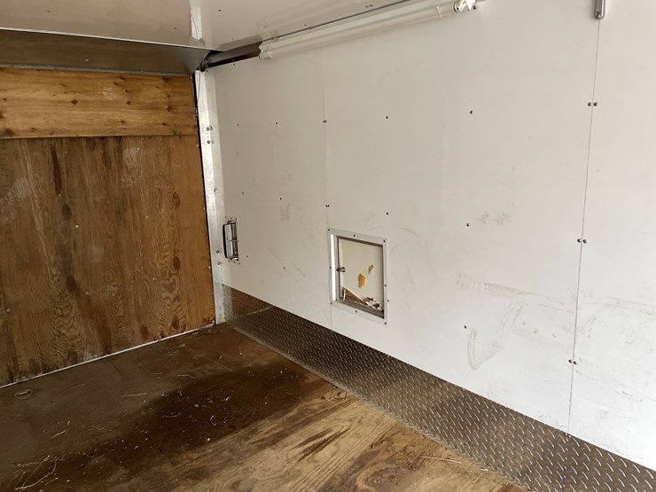 #1397-•-2001-karavan-expedition-trailer-(no-title)-(of)-image-47