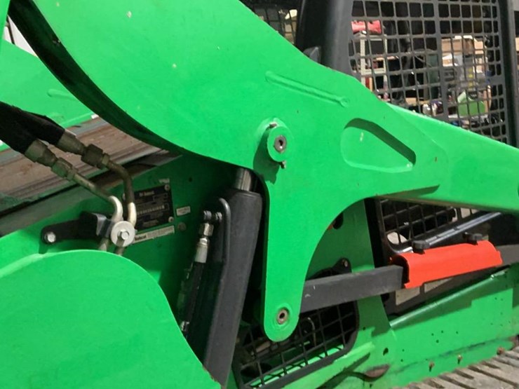 2018-bobcat-t740-image-27