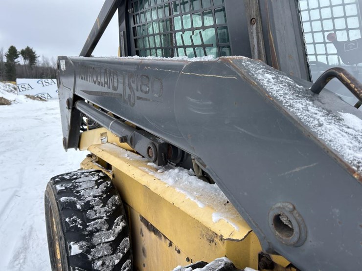 new-holland-ls180-image-16