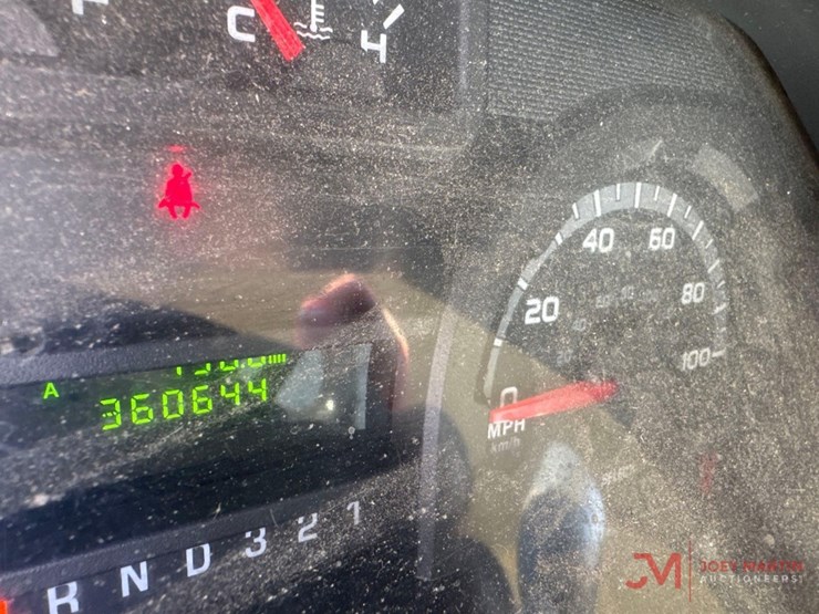 2014-ford-e350-image-21