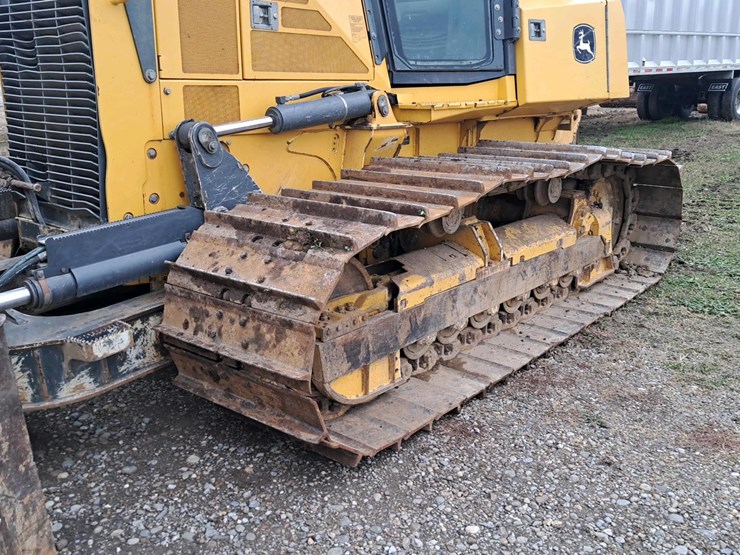 2016-deere-700k-image-34