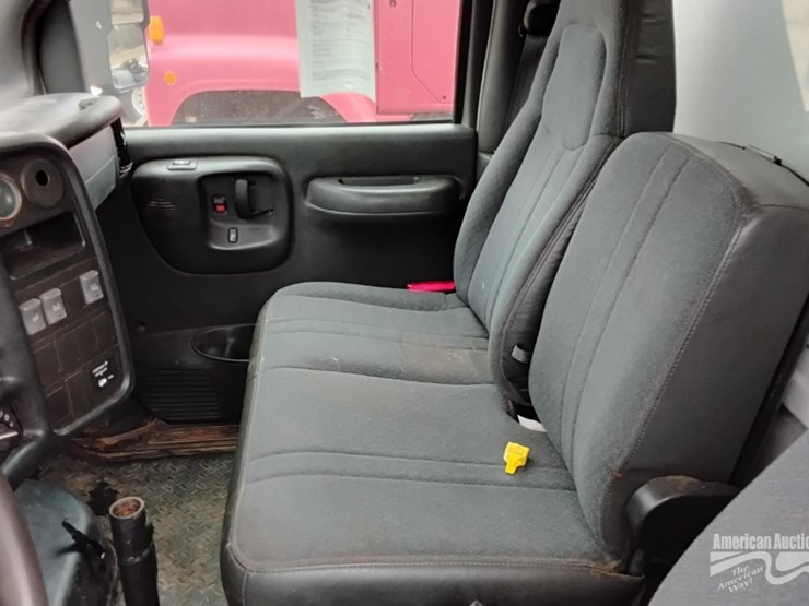 2008-chevrolet-c4500-truck-image-9