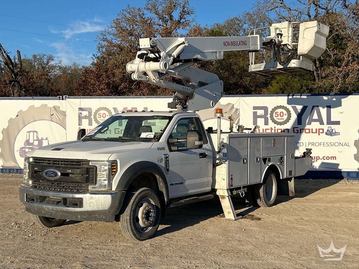 2019-ford-f550-image-1