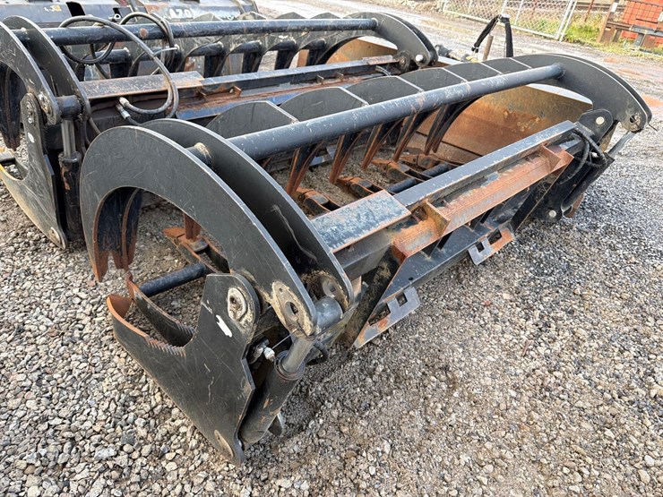 2020-titan-66in.-root-grapple skid-steer-attachment-image-4