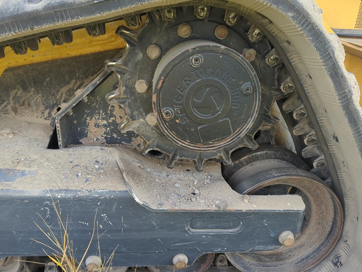 2023-deere-333g-image-7