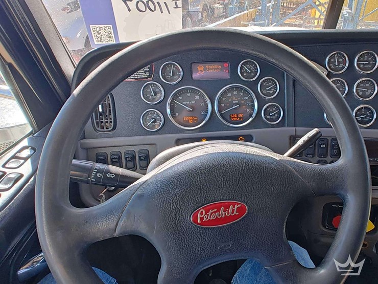 2016-peterbilt-389-image-16