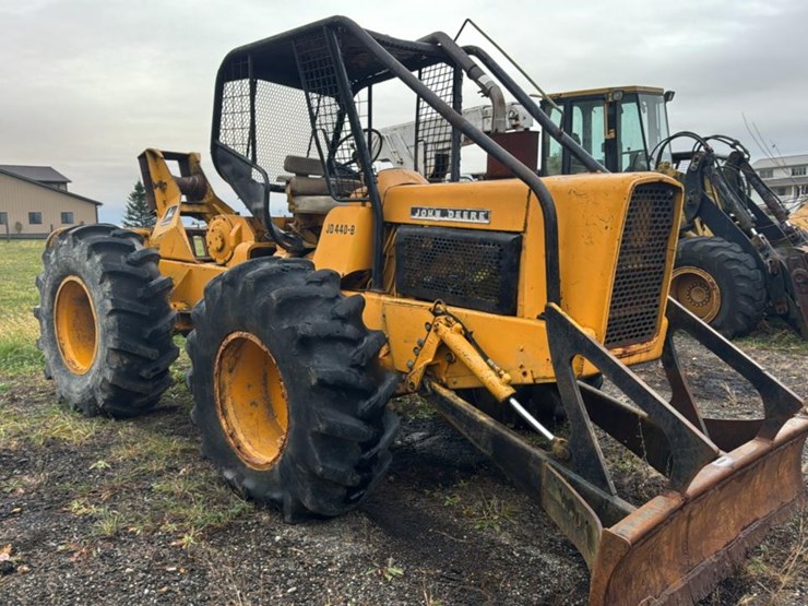 deere-440b-image-4