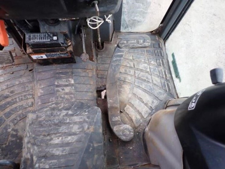 2014-kubota-b3350hsd-image-16