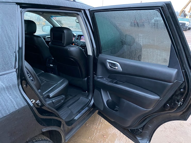 2014-nissan-pathfinder-image-41