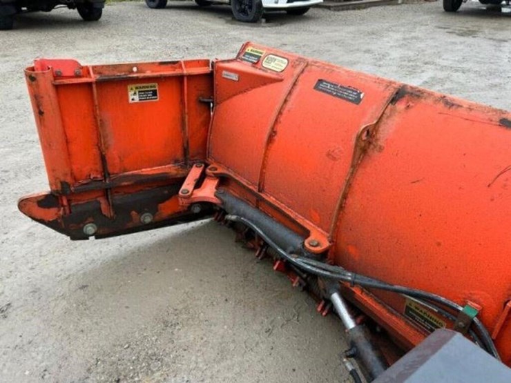 2012-kubota-m110gx-image-33