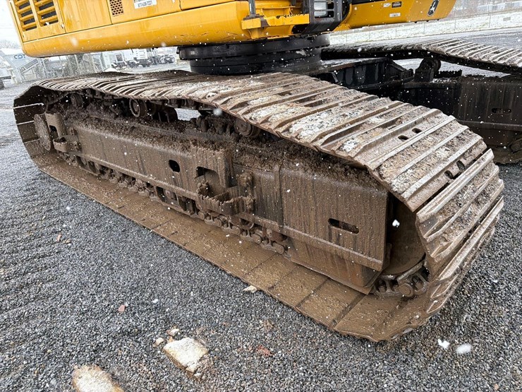 2017-deere-470g-lc-image-17