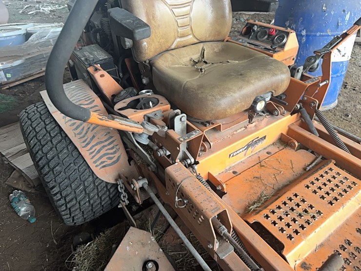 scag-turf-tiger-zero-turn-mower-image-11