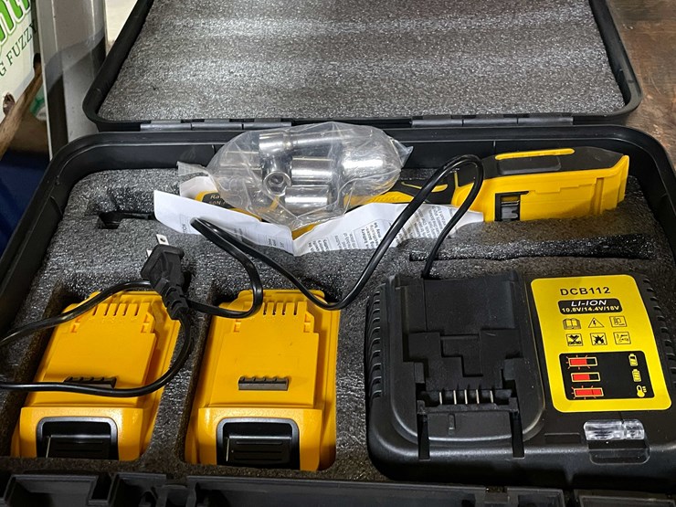 #8674-•-dewalt-compatible-cordless-ratchet-wrench-with-batteries,-charger-and-case-(pr12)-image-1