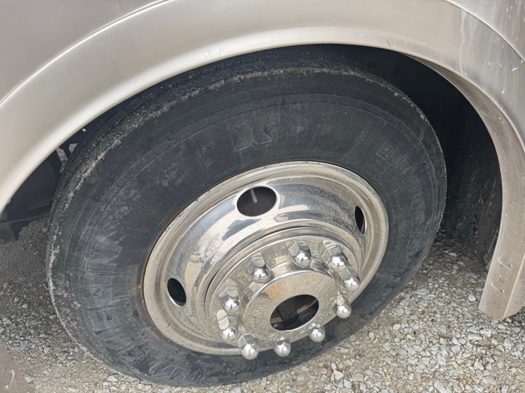 2001-fleetwood-bounder-motorhome,-cummins-isb300-turbo-diesel,-allison-automatic,-air-brakes,-2-slides,-2-awnings,-class-a,-*4uzaahbv41cj04205*-image-7