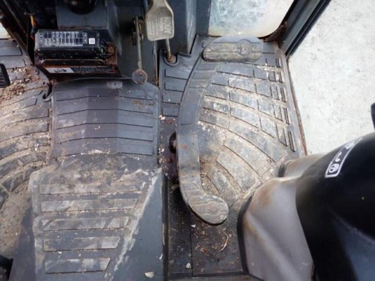 2017-kubota-b2650hsd-image-16