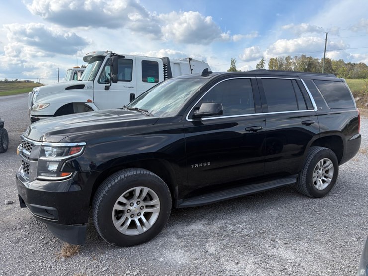 2018-chevrolet-tahoe-lt-image-1
