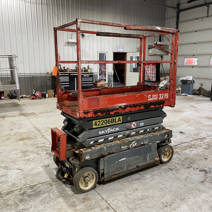 2017 SKYJACK SJIII3219