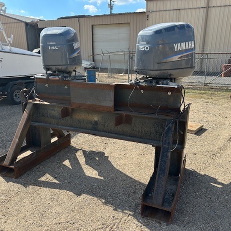 #1434 • STAND WITH 2 YAMAHA 150 OUTBOARD, MOTOR, GAS