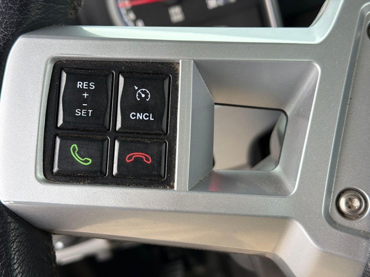 2024-mack-pi64t-pinnacle-truck-tractor-vn:1m1pn4gy4rm014914-image-28