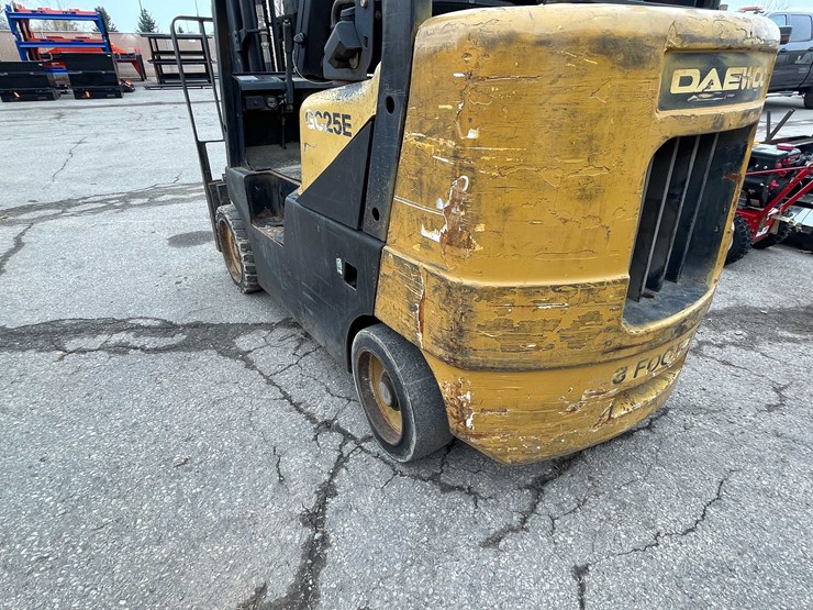 #1396-•-forklift-(o3)-image-9