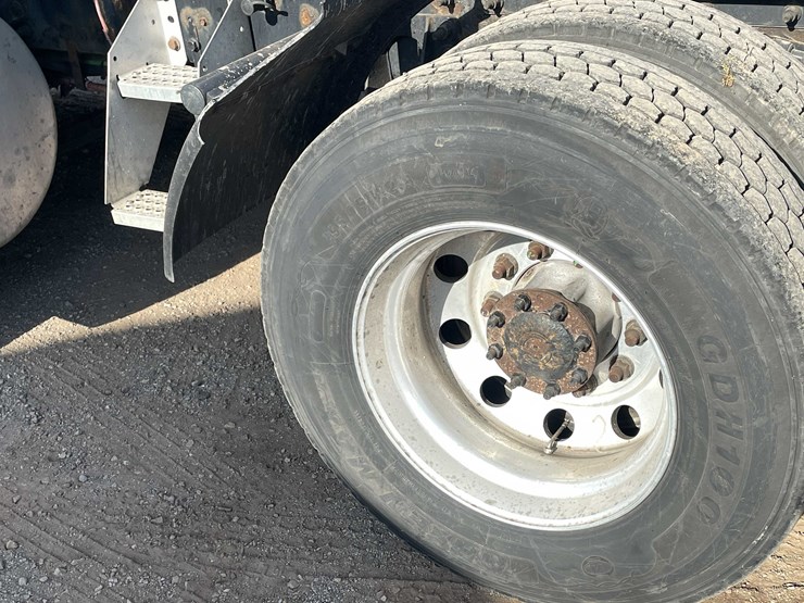 #200-•-2016-international-semi-tractor-(title-in-delay)-(denmark,-wi)-image-24