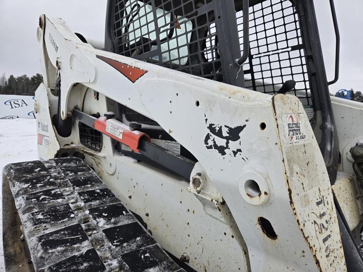2017-bobcat-t750-image-15