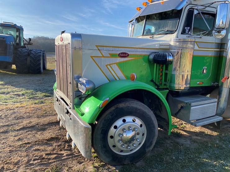 #1010-•-1984-peterbilt-sleeper-cab-semi-(has-wi-title)-(colfax,-wi)-image-17