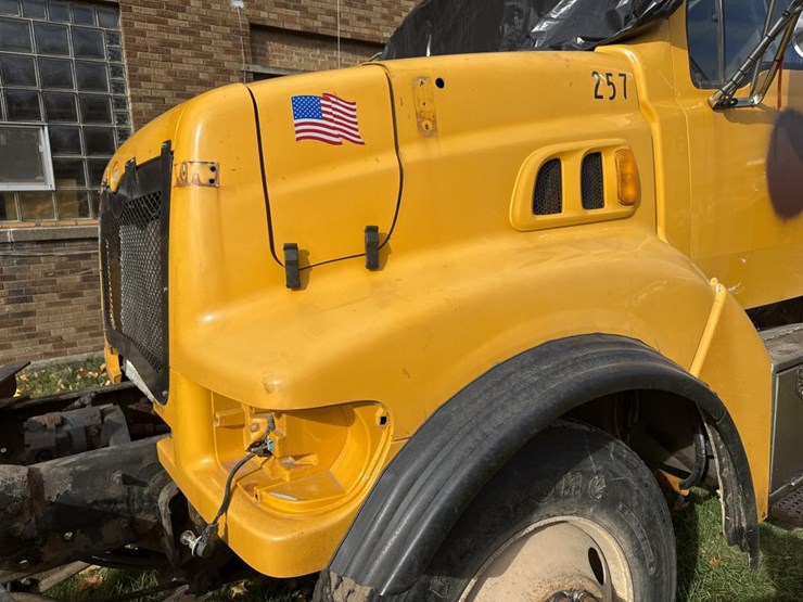 2001-caterpillar-c12-image-12