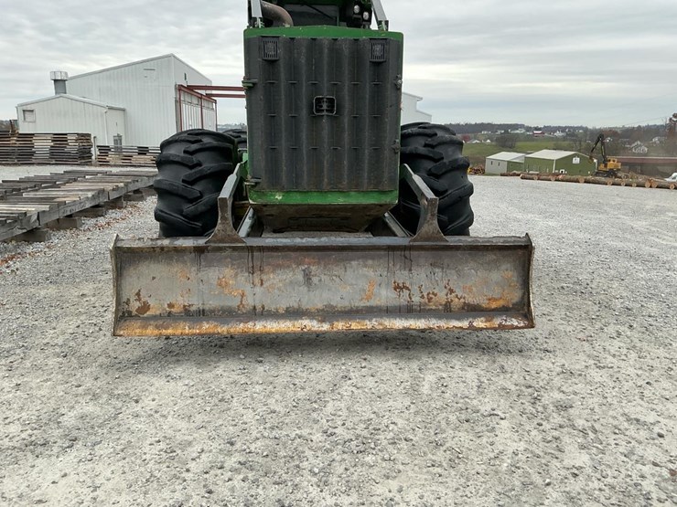 2016-deere-648l-image-23