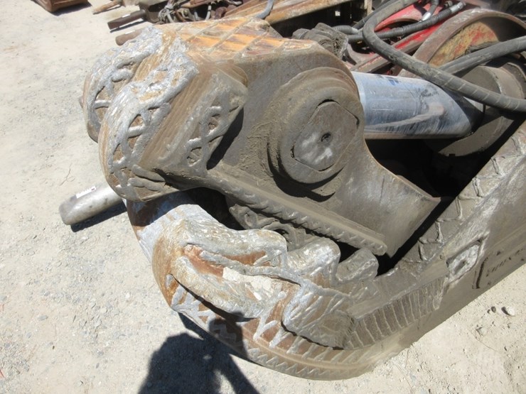 caterpillar-330-image-6