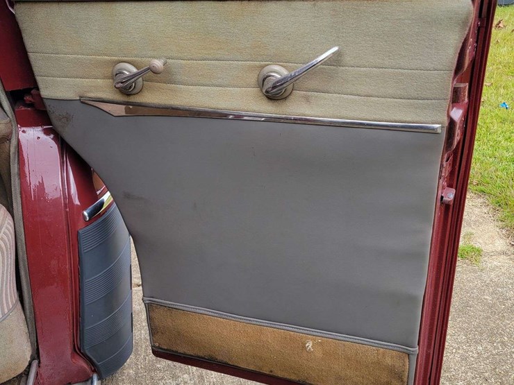 1948-ford-sedan-image-32