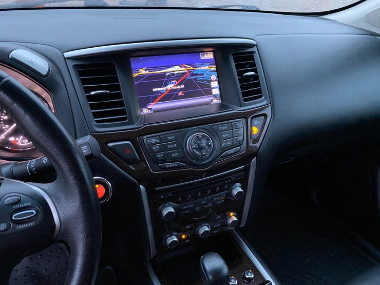 2014-nissan-pathfinder-image-24