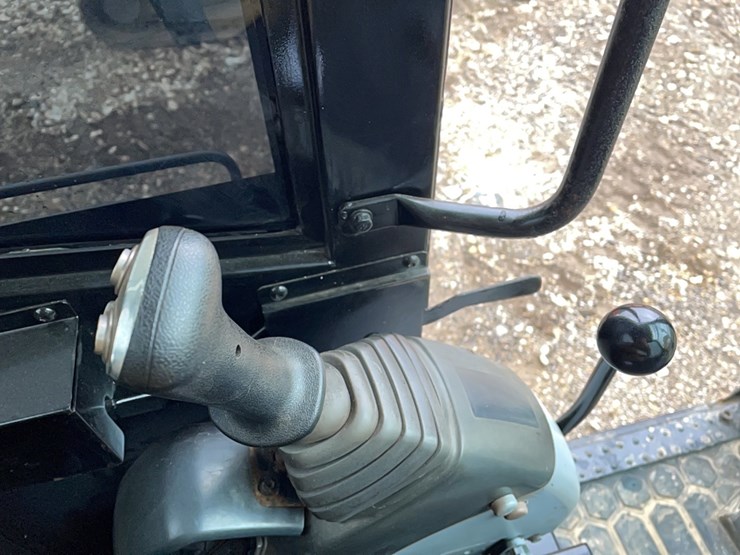 caterpillar-305.5e-image-18