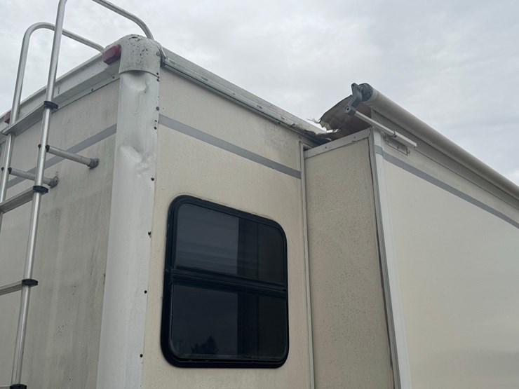 2001-fleetwood-bounder-motorhome,-cummins-isb300-turbo-diesel,-allison-automatic,-air-brakes,-2-slides,-2-awnings,-class-a,-*4uzaahbv41cj04205*-image-17