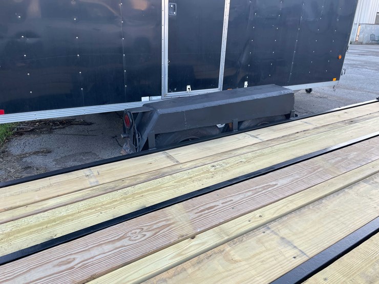 #1394-•-17'-tilt-deck-(no-title)-(of)-image-24