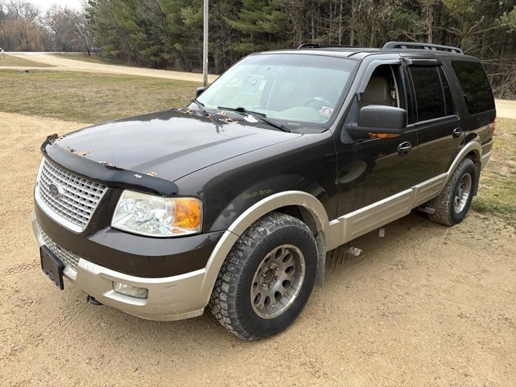 2005-ford-expedition-image-1