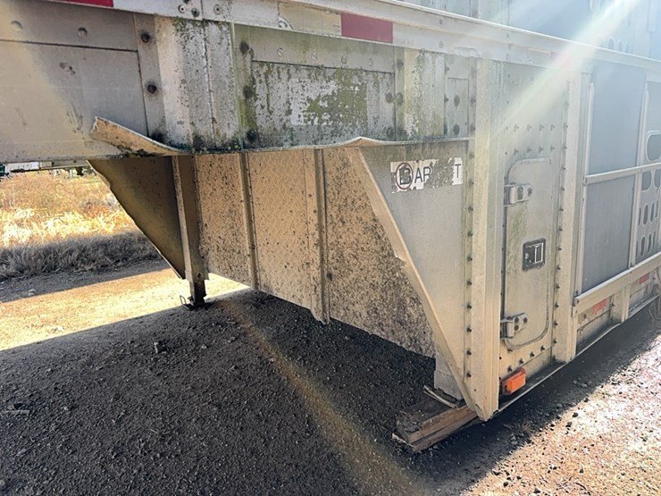 1993-wilson-livestock-trailer-image-29