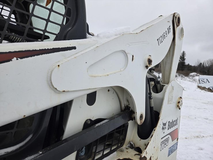 2017-bobcat-t750-image-19