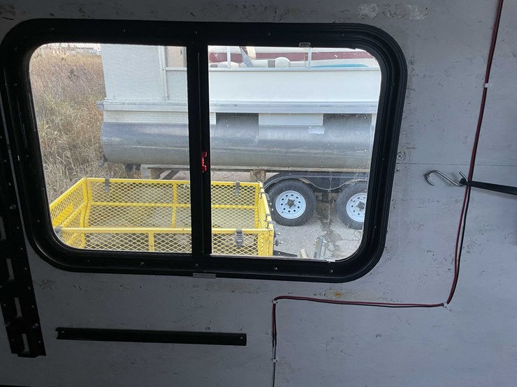 #1399-•-2018-zero-4-outdoors-6'-x-10'-all-aluminum-drop-down-ice-shanty-(of)-image-66