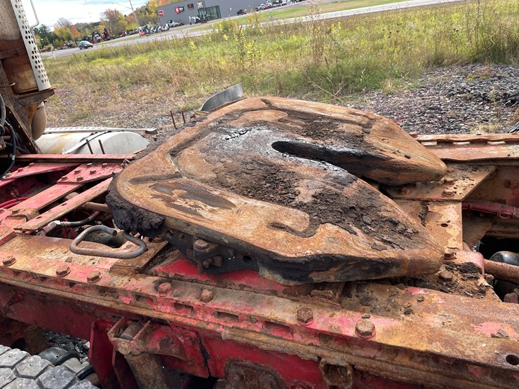 #208-•-2004-kenworth-semi-tractor-truck-(has-mi-title)-(greenland,-mi)-image-10