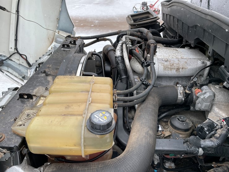 #236-•-2015-international-bucket-truck-(has-wi-title)(mosinee,-wi)-image-74