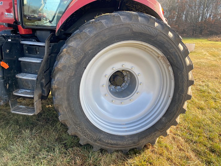 2014-case-ih-340-image-32