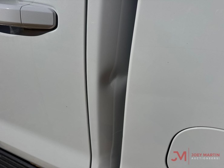 2022-chevrolet-silverado-1500-lt-image-27