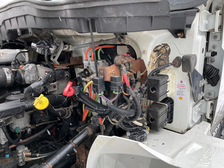 #236-•-2015-international-bucket-truck-(has-wi-title)(mosinee,-wi)-image-69