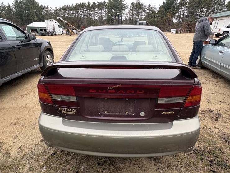 2001-subaru-outback-limited-car-image-5