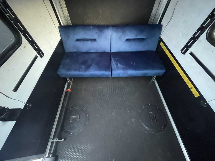 #1399-•-2018-zero-4-outdoors-6'-x-10'-all-aluminum-drop-down-ice-shanty-(of)-image-49