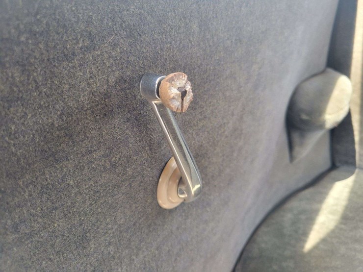 1940-ford-sedan-image-81