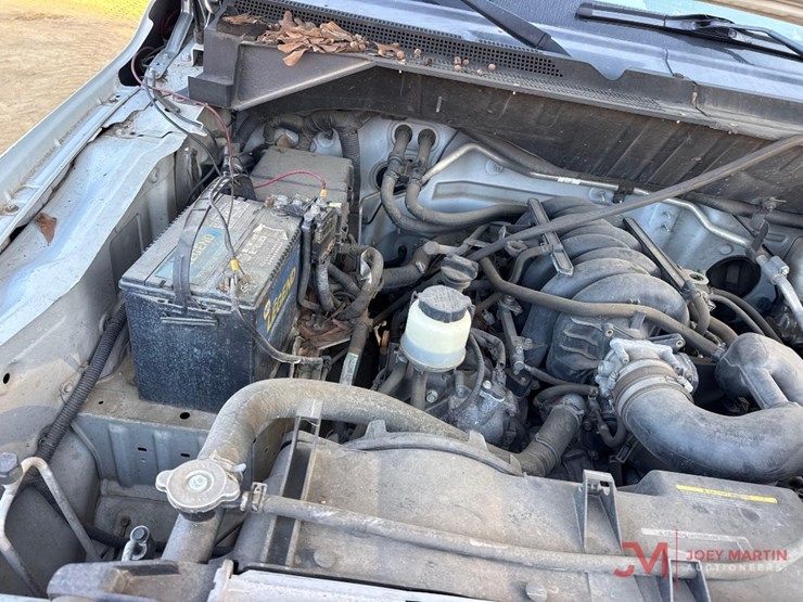 2014-nissan-nv2500hd-image-15